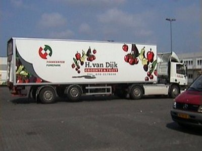 laden van trailer.jpg