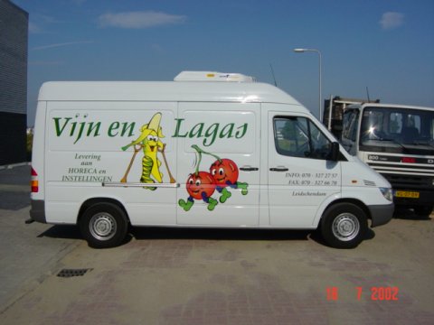 laden van bestelbus vijn.jpg