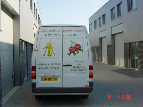 laden van bestelbusvijn achterkant.jpg